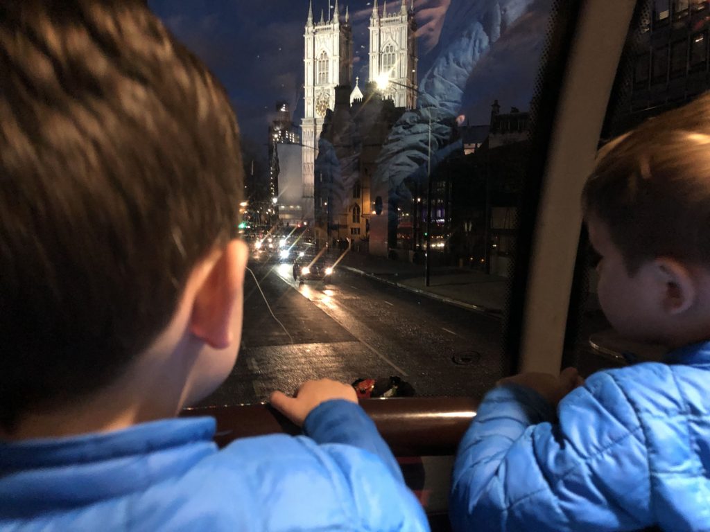Heading to London with your kids and short on time? This is how we filled three days in London! Hyde Park, Buckingham Palace, Tower of London, St. James's Park and more!